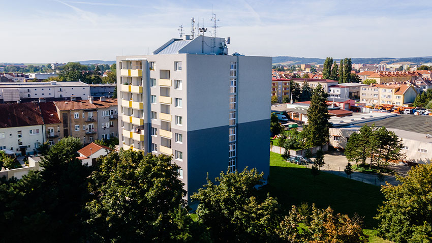 Na opravy městských domů přibudou tři mega