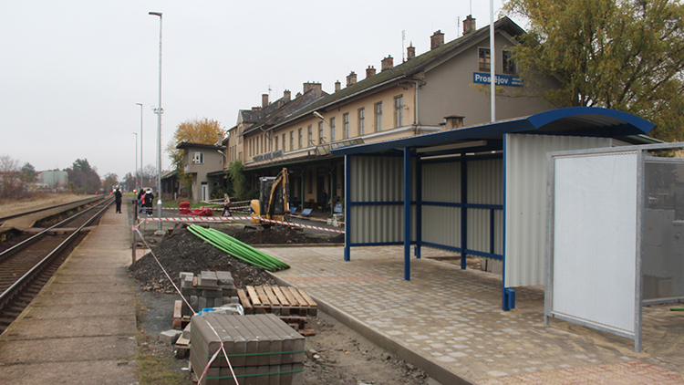 Budova místního nádraží    BUDE UZAVŘENA!
