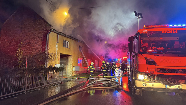 Žhář zapálil dům v Seloutkách