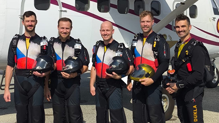 Parašutisté Dukly Prostějov přivezli z armádního MS pět medailí!