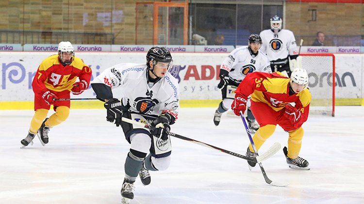 „Byla to facka uprostřed sezóny,“  komentoval prohru na Valašsku trenér Janeček