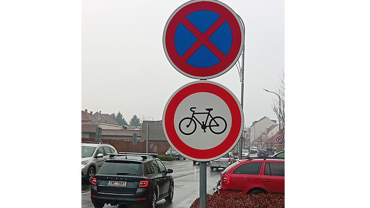 Cyklisté, v Plumlovské  MÁTE PO PTÁKÁCH!