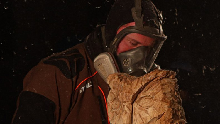 V Tištíně zahájili advent s řezbářem 