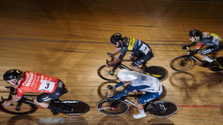 Na dráhovém ČP v Praze Motole tentokrát zlato  pro Rauscherta s Nečadou a stříbro pro Šilhavého