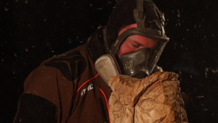 V Tištíně zahájili advent s řezbářem 