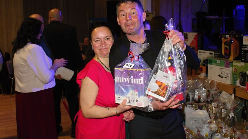 Hasiči se veselili na šestém plese