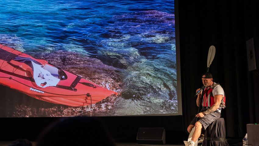 Jebal se vrátil do kina Metro účtovat