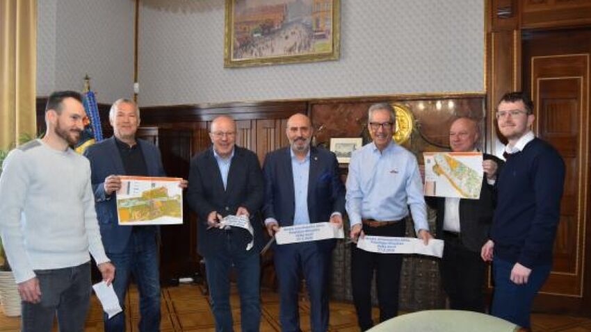 Šéf Mezinárodní federace orientačních sportů Tom Hollowell navštívil Prostějov