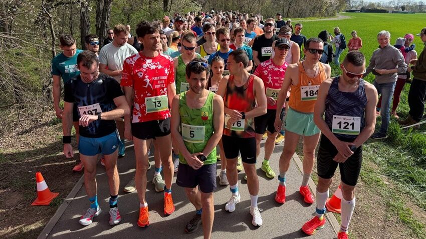 Velikonoční půlmaraton obsadí Hloučelu  