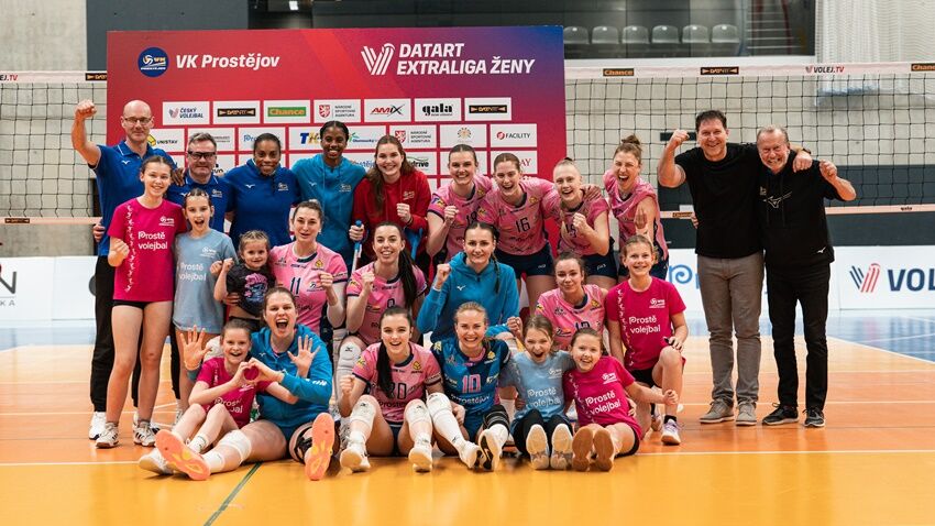 Volejbalistky se rozloučily se sezónou znamenitě
