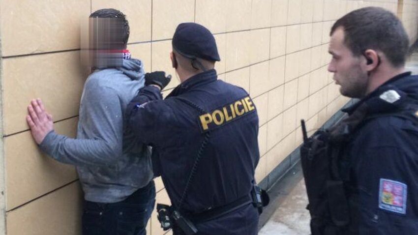 Riskantní honička policistů s Fabií