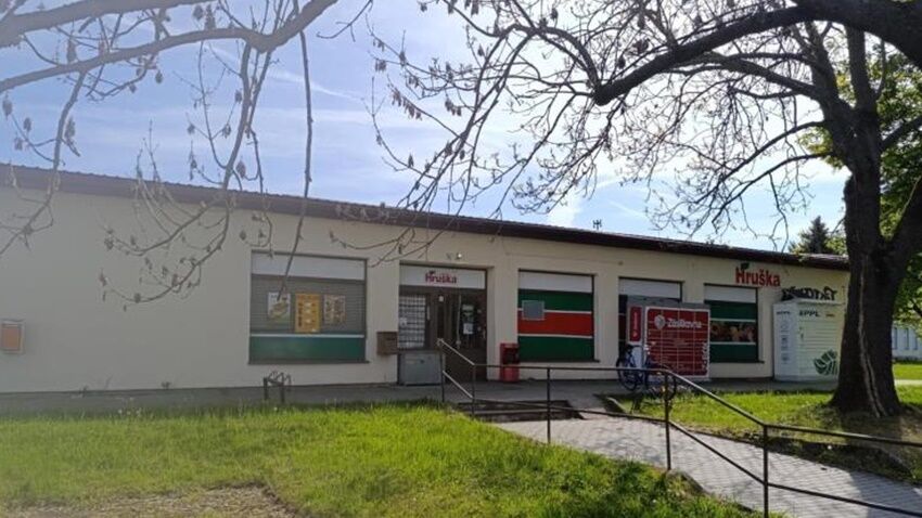 Inspekce zavřela část vrahovického obchodu Hruška