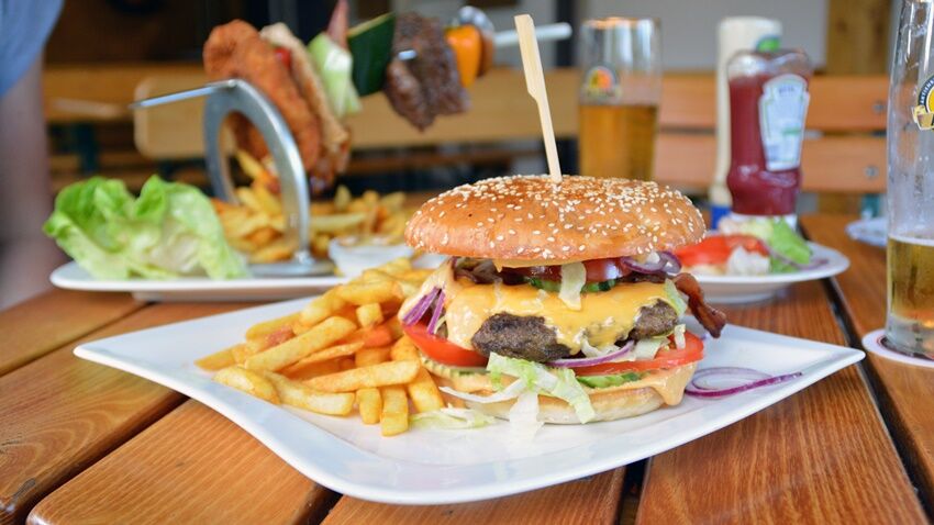 Den hamburgerů je tady 