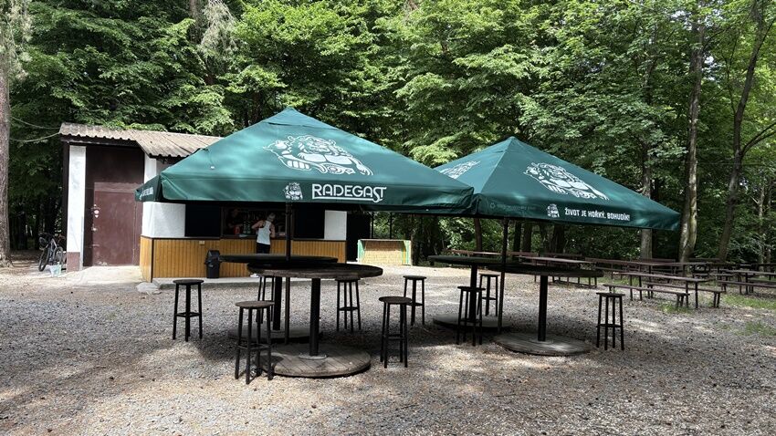 Hloučela bistro je zpět!