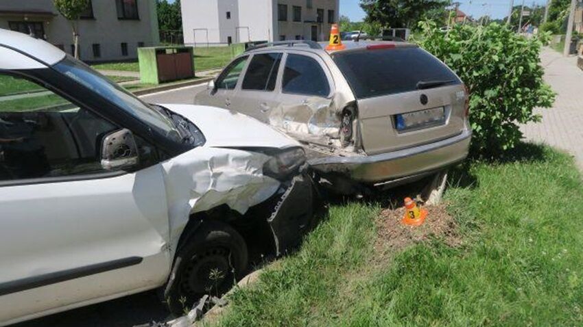 Nedávala pozor a trefila zaparkované auto