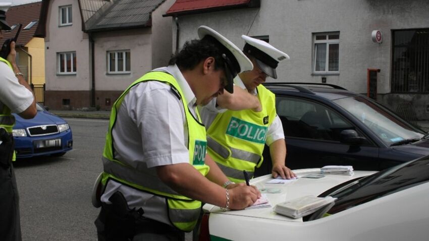 Policisté vybrali od rychlíků 225 tisíc korun