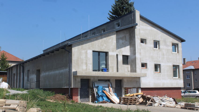 Projekt Kateřiny Koldové už má i střechu 