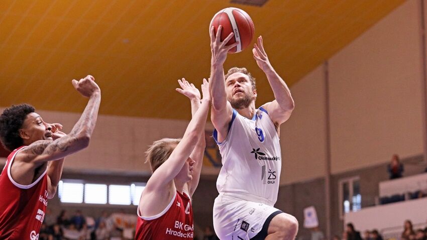 Dvě porážky basketbalistů se slovenskými soupeři