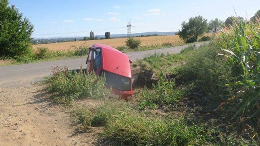Bourali opilci, koloběžkářka a řidič auta