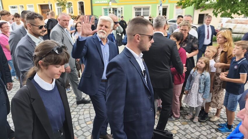 Prezidenta v Brodku u Konice vítal potlesk 