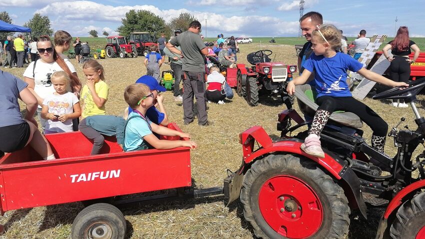 Dobromilická traktoriáda prověřila um řidičů 