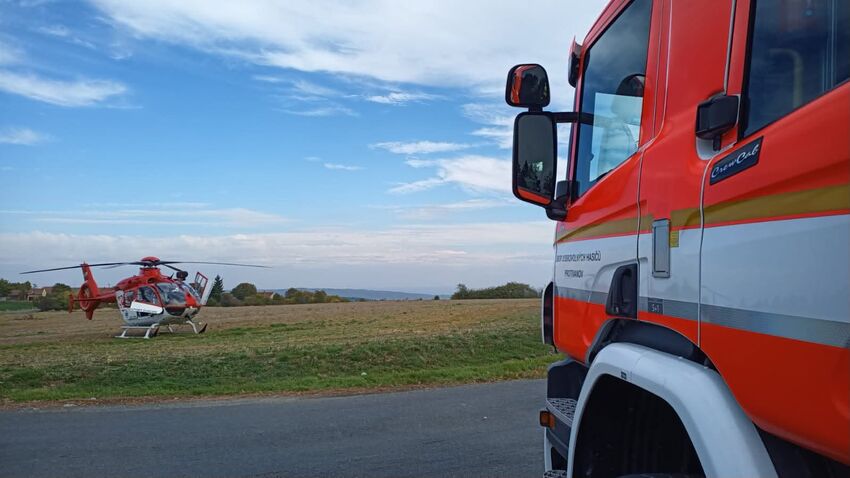 Zraněného cyklistu transportoval do nemocnice vrtulník