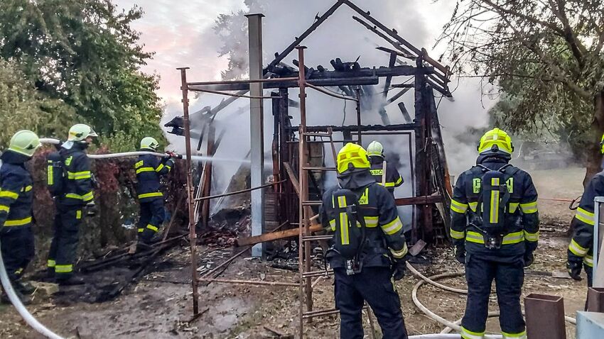 Ohnivý kohout spolkl stodolu plnou sena