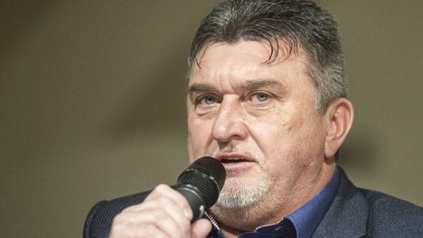 Zapeklitá situace v Kostelci řešení stále nenašla