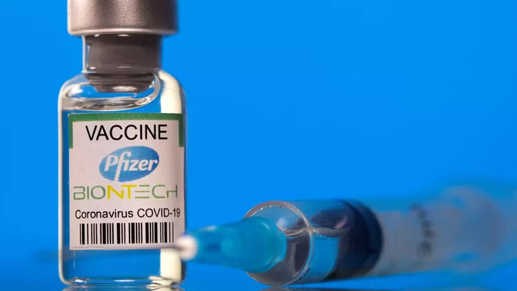 Miliony vakcín by měly dorazit příští rok, budou však využity?