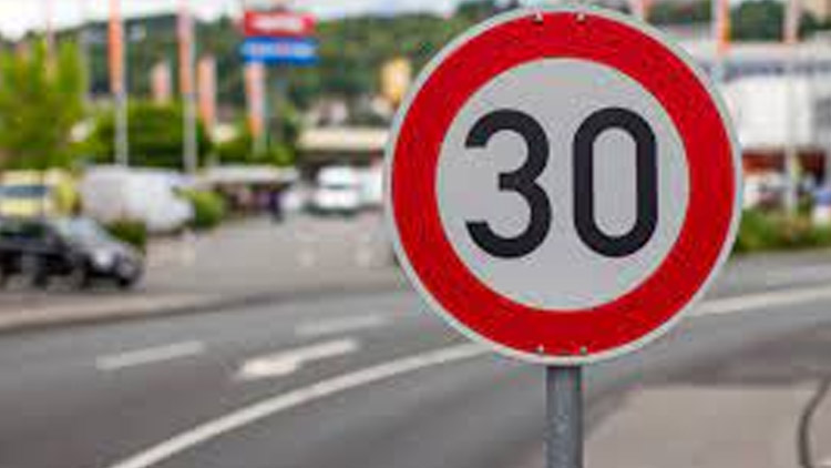 Kolem chat jen 30 km/h