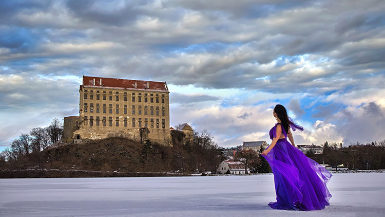 LEDOVÁ KRÁLOVNA  zamkla plumlovský zámek