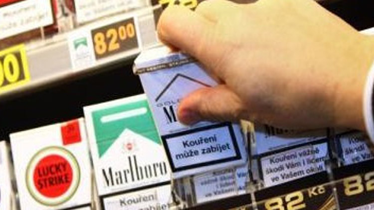 Kouřit chtěl zadarmo
