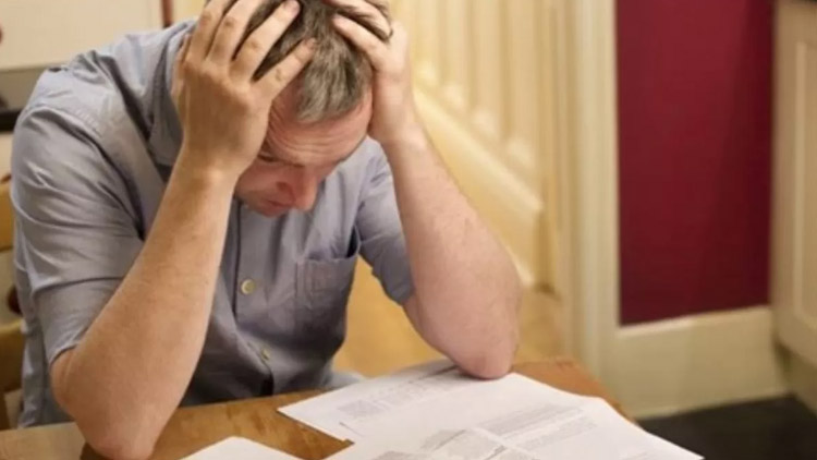 Půjčila si přes půl milionu, nesplácela