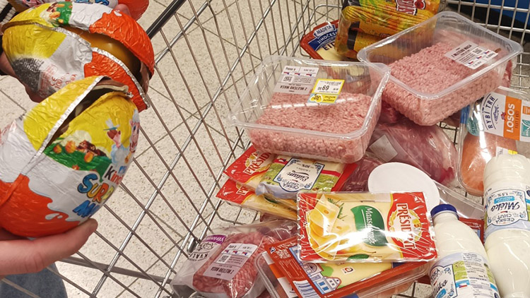 Velikonoční nákup chtěla zadarmo
