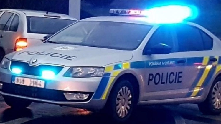 Muže s dcerou zkopali sousedi!