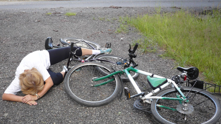 Cyklistka se zřejmě kochala