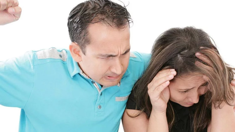 Nafackoval manželce i kamarádovi