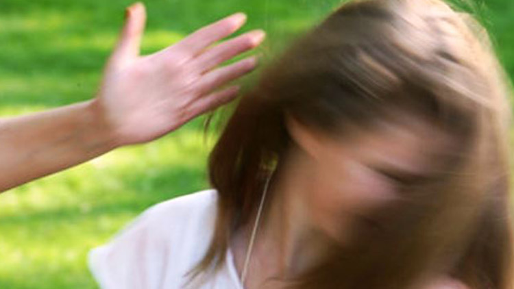 Zfackoval přítelkyni