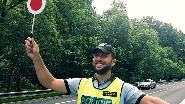 Policie o prázdninách zvýší dohled v silničním provozu