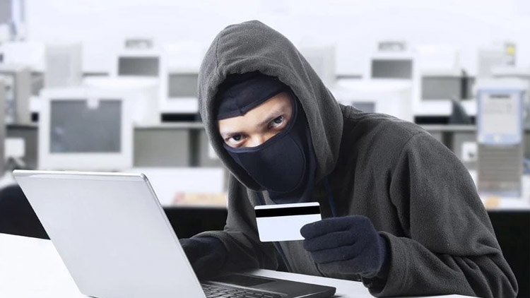 Žena přišla podvodem o 50 tisíc