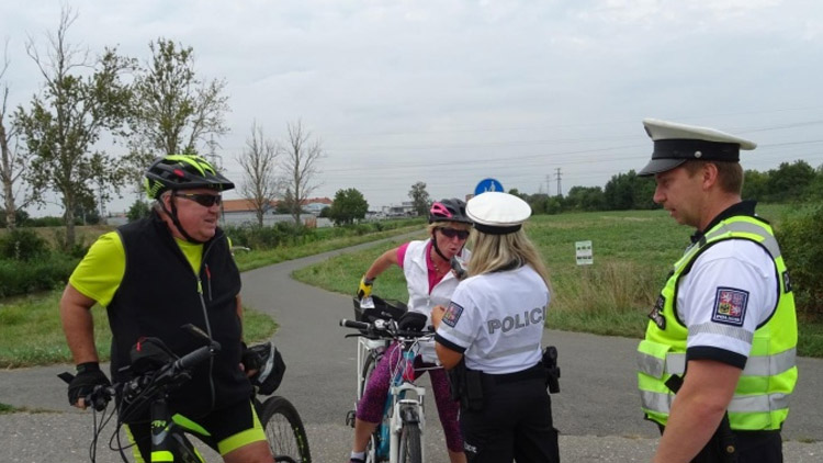 Strážnici se věnovali cyklistům
