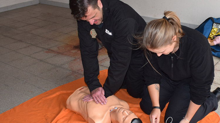 Muž zkolaboval v Plumlovské ulici