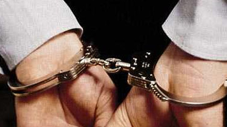 Zadrželi dva hledané muže