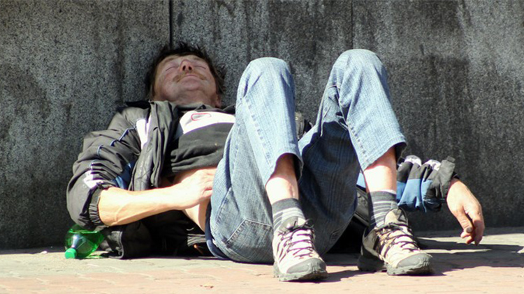 Opilec si hrál na psa!  