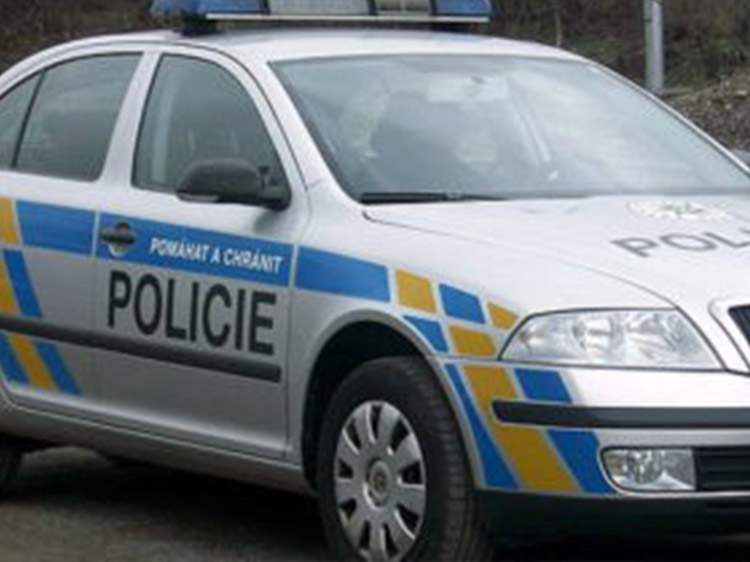 Nestál o radu, tak volal policii