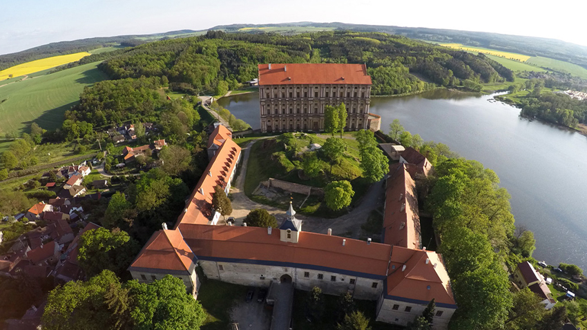 Kraj finančně podpoří zámky  v Plumlově a Čechách pod Kosířem