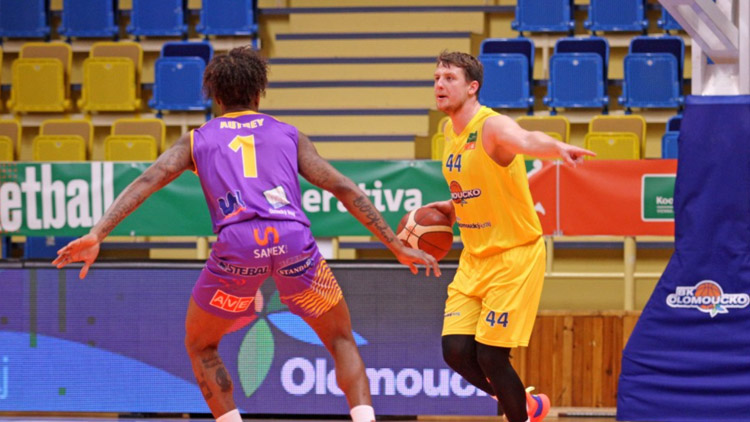 Oslabená sestava padla až v koncovce