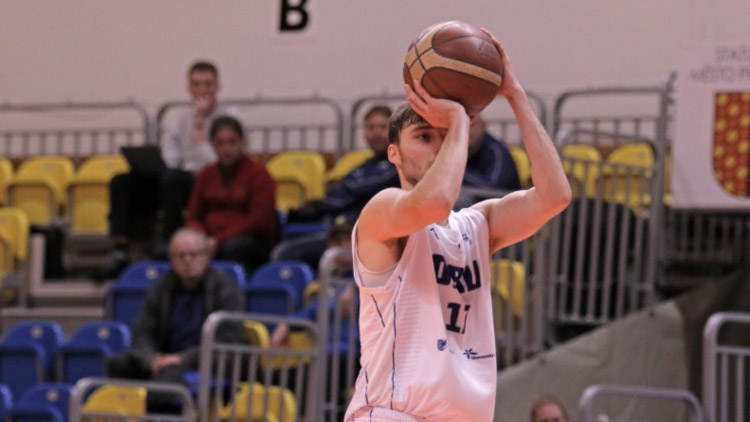 Orli si zkomplikovali cestu za postupem