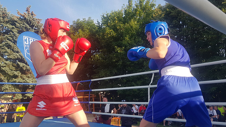 Boxerka Ester Dvorská se připravuje na ME  školní mládeže,