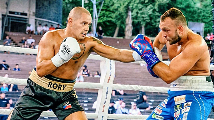 AKTUALIZOVÁNO: Rostislav Zich: „LETOŠNÍ ROK JE PRO MĚ VELICE INTENZIVNÍ. ÚSPĚCHY V BOXU, VYSOKÁ A SVATBA